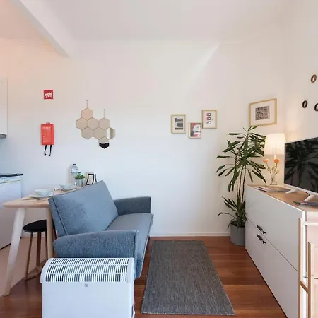 In Flat By, Center, Skyline Апартаменты *