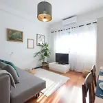 Apartman In Flat By, Center, Skyline *